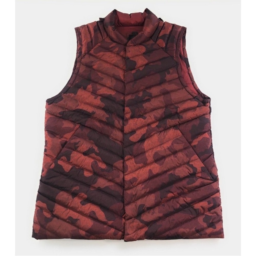 Lululemon Men's Snap Down Red Camo Lightweight Packable Nylon Vest Size XL/TG